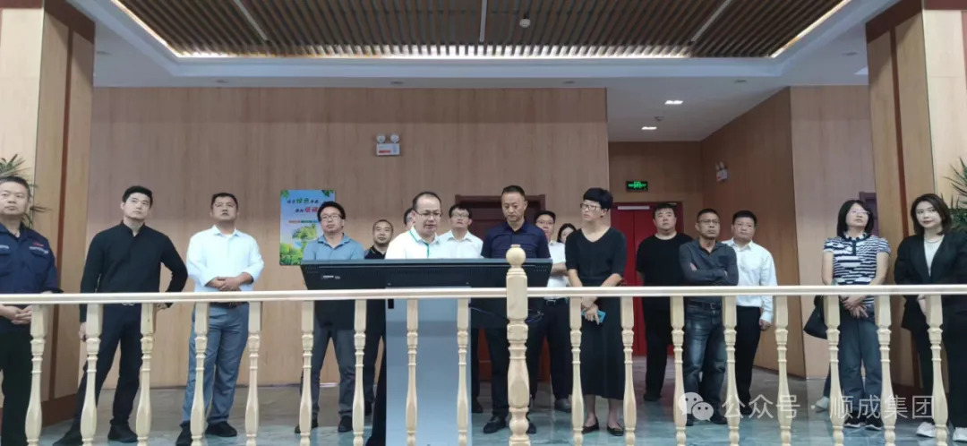 云南省曲靖市政府副市长吴静一行到j9国际站集团参观考察